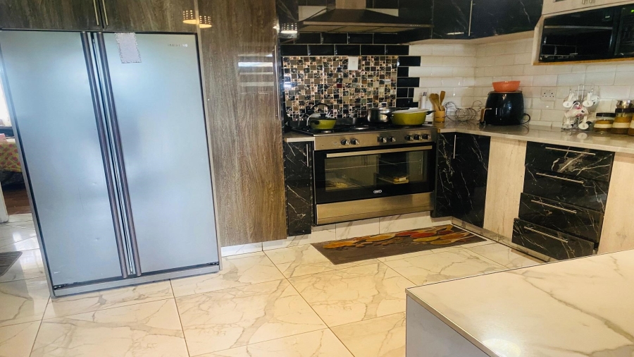 6 Bedroom Property for Sale in Zamdela Free State